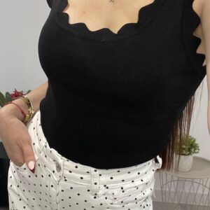 Top Montañitas en color negro de cuerpo entero